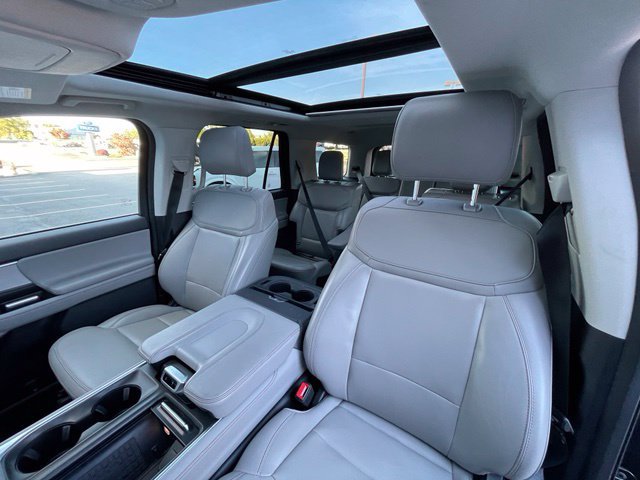 Certified 2025 Ford Expedition Active AWD/4WD image 9