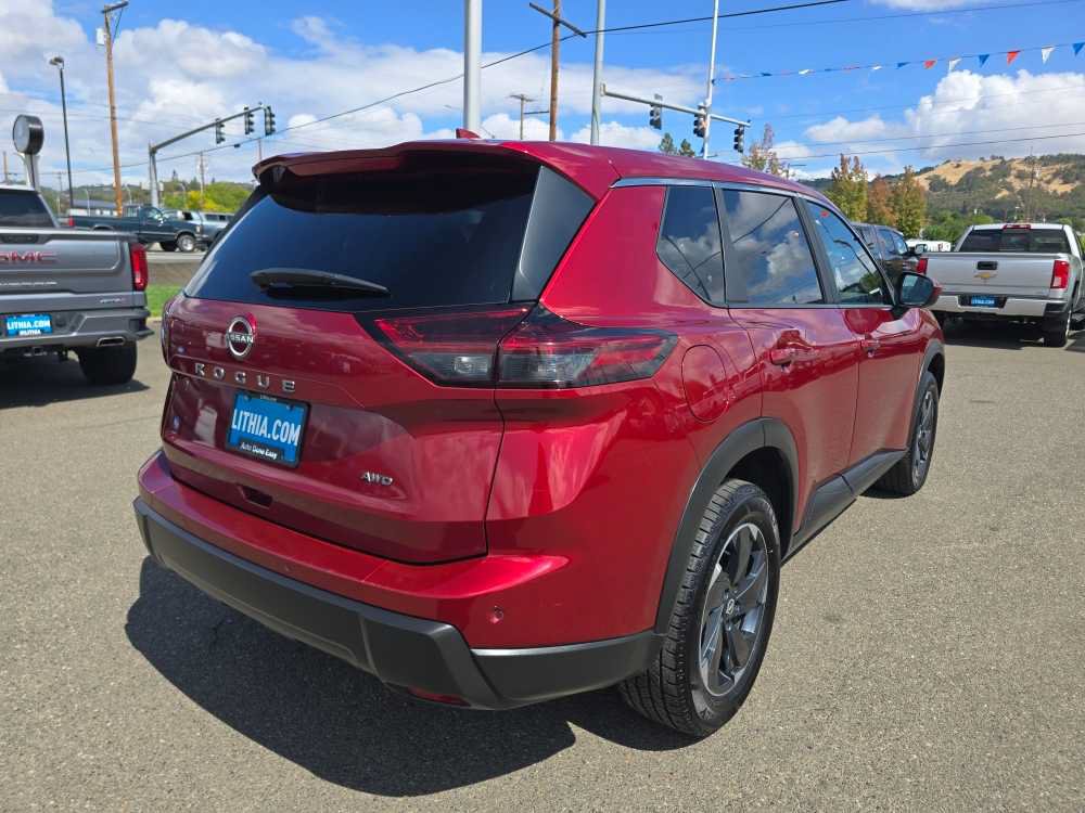 Used 2025 Nissan Rogue SV AWD/4WD image 5