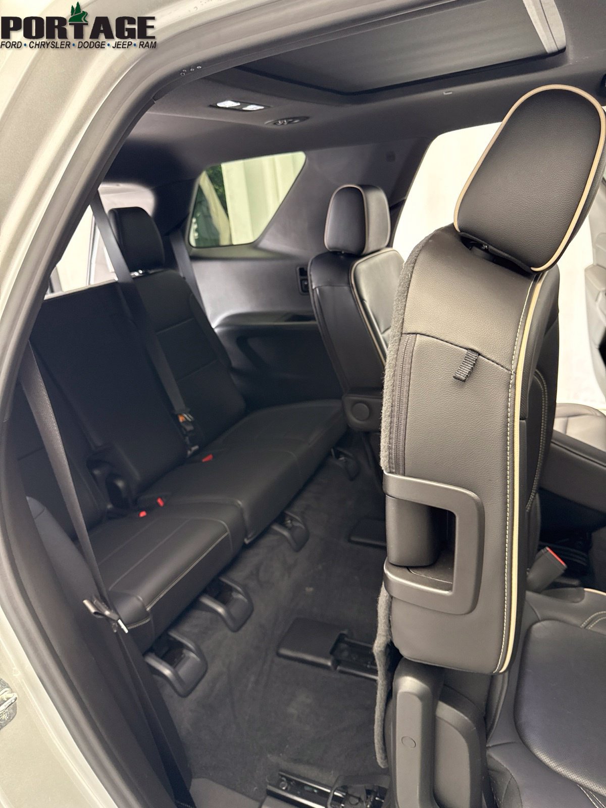 Used 2022 Chevrolet Traverse Premier w/ Redline Edition AWD/4WD image 37