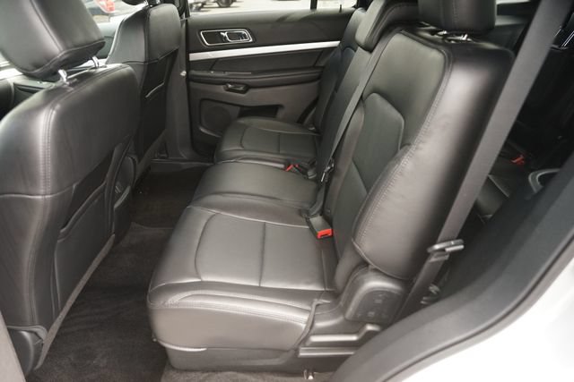 Certified 2017 Ford Explorer XLT w/ Equipment Group 202A FWD image 12