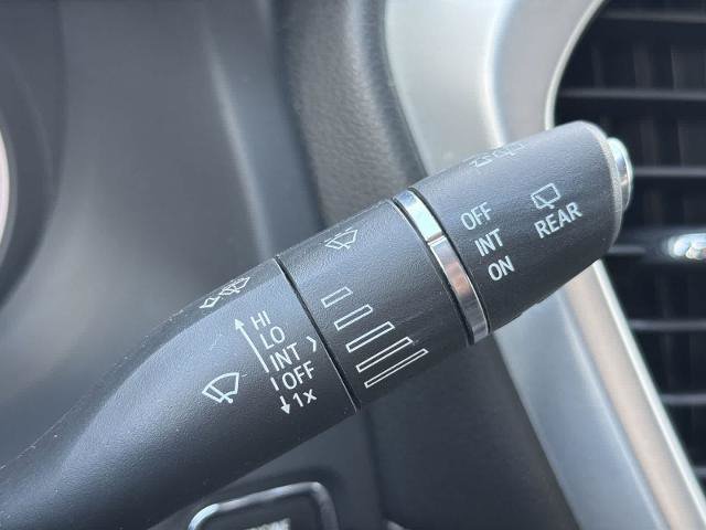 Used 2021 GMC Acadia SLT w/ Elevation Edition AWD/4WD image 25