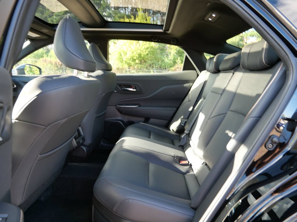 Used 2023 Toyota Crown Platinum AWD/4WD image 21