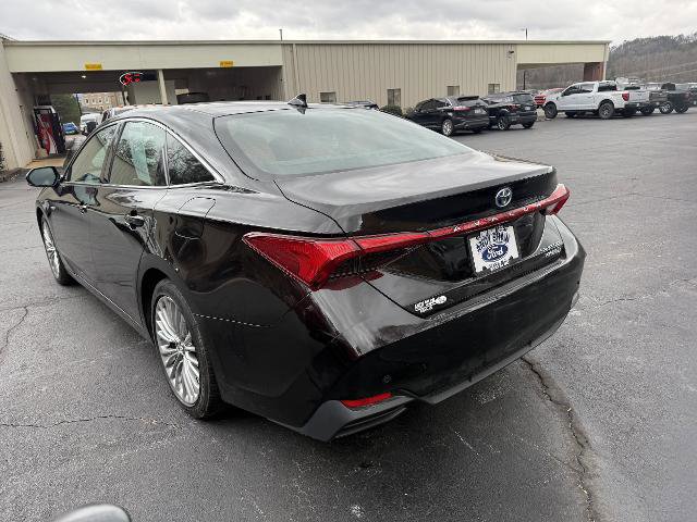 Used 2020 Toyota Avalon Limited image 4
