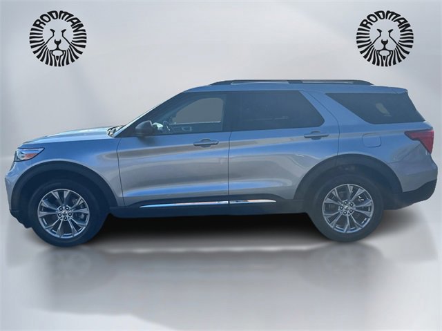 Certified 2022 Ford Explorer XLT w/ Equipment Group 202A image 2
