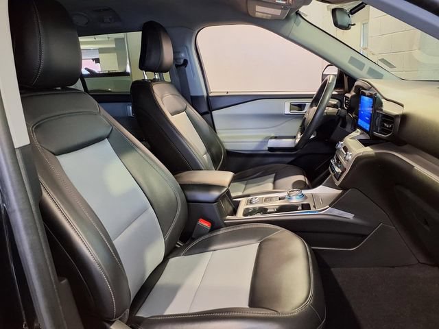 Certified 2023 Ford Explorer XLT w/ Equipment Group 202A AWD/4WD image 29