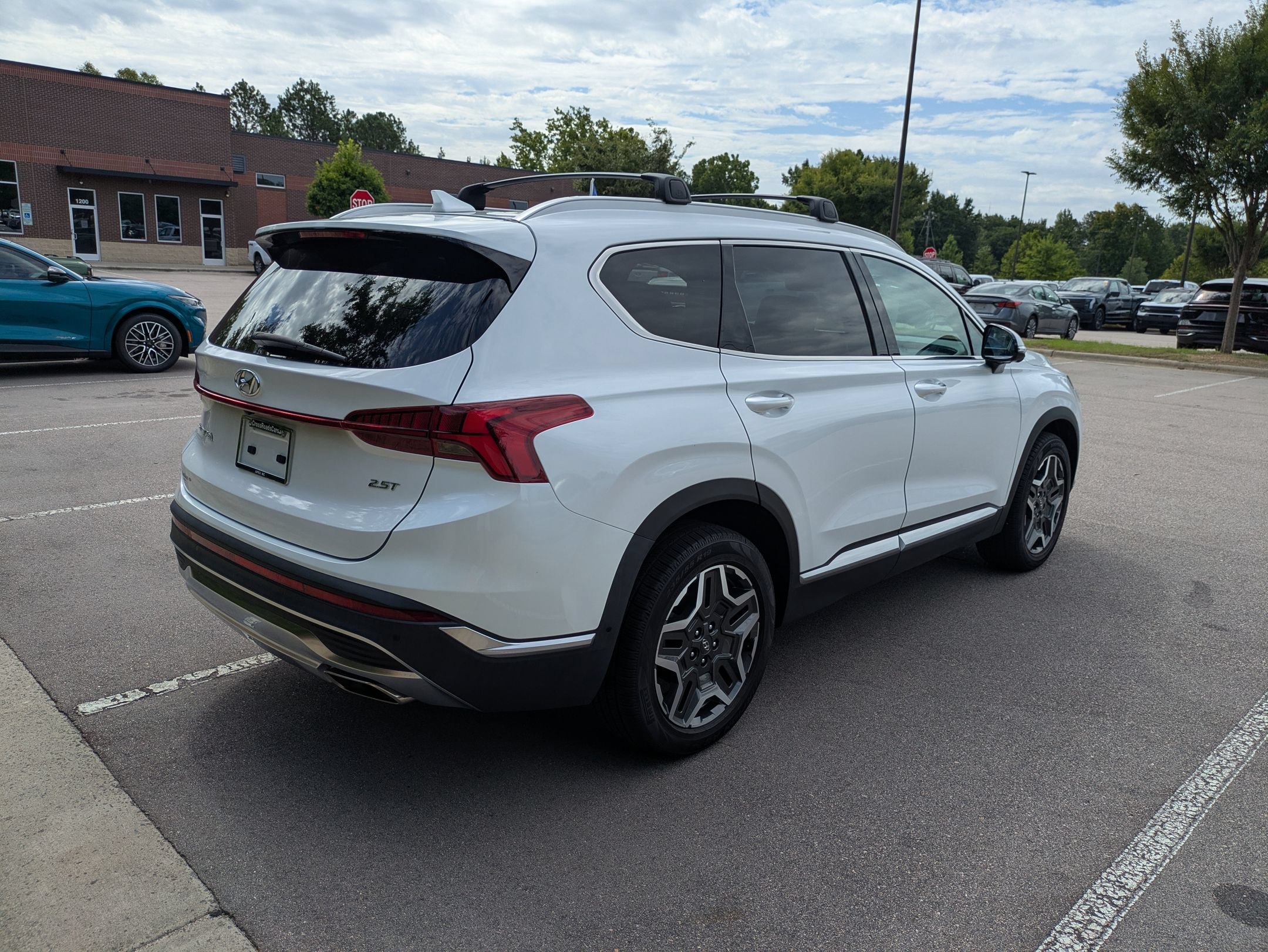 Used 2023 Hyundai Santa Fe Limited FWD image 4