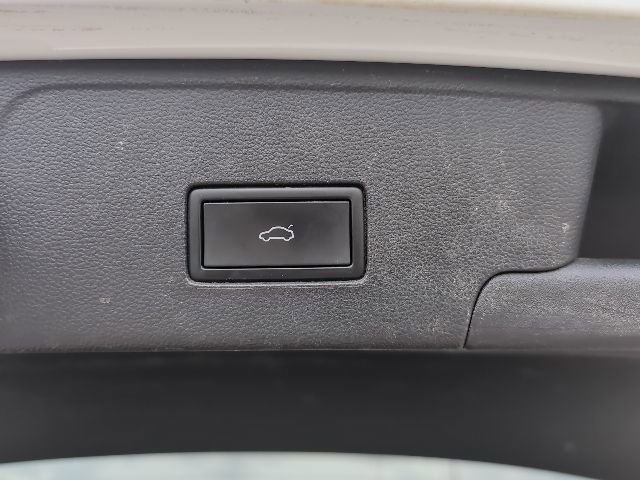 Used 2021 Volkswagen Atlas Cross Sport SEL R-Line image 23