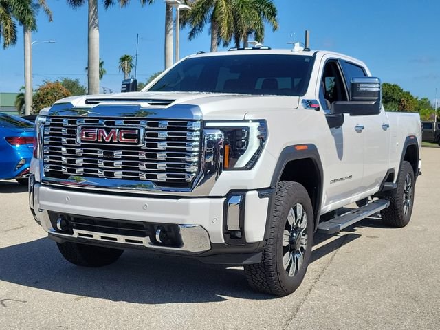 Used 2025 GMC Sierra 2500 Denali AWD/4WD image 3