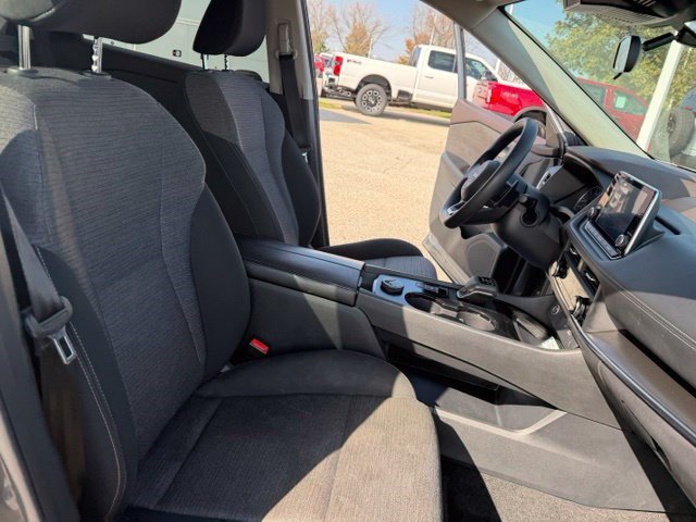 Used 2023 Nissan Rogue SV AWD/4WD image 35