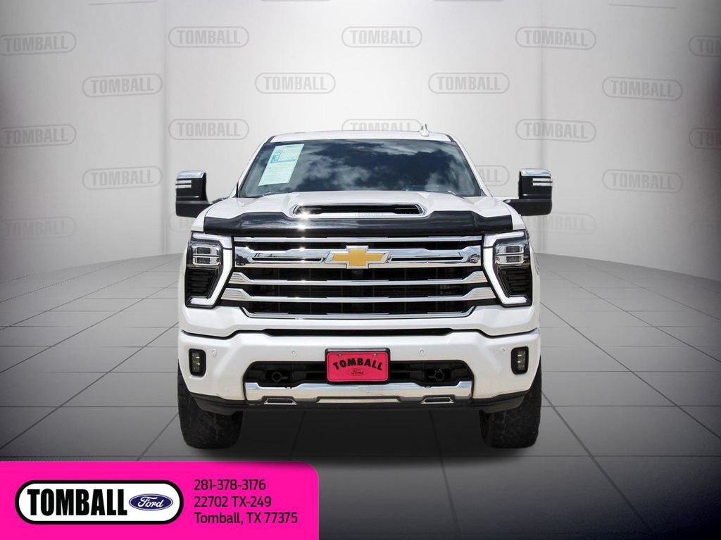 Used 2024 Chevrolet Silverado 2500 High Country w/ Technology Package AWD/4WD image 2