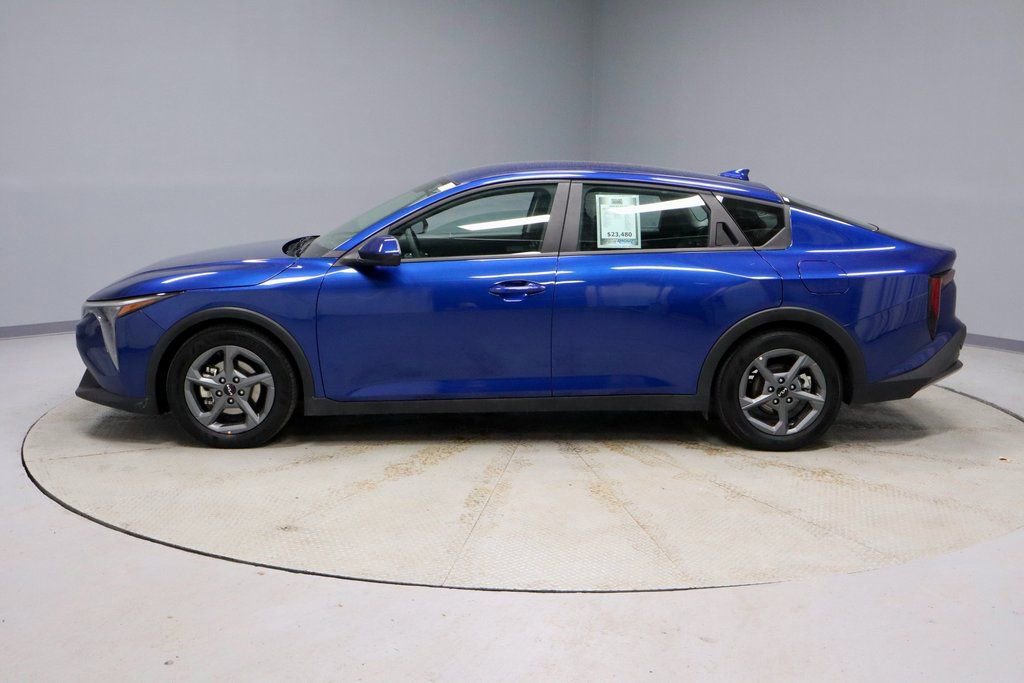Used 2025 Kia K4 LXS image 2