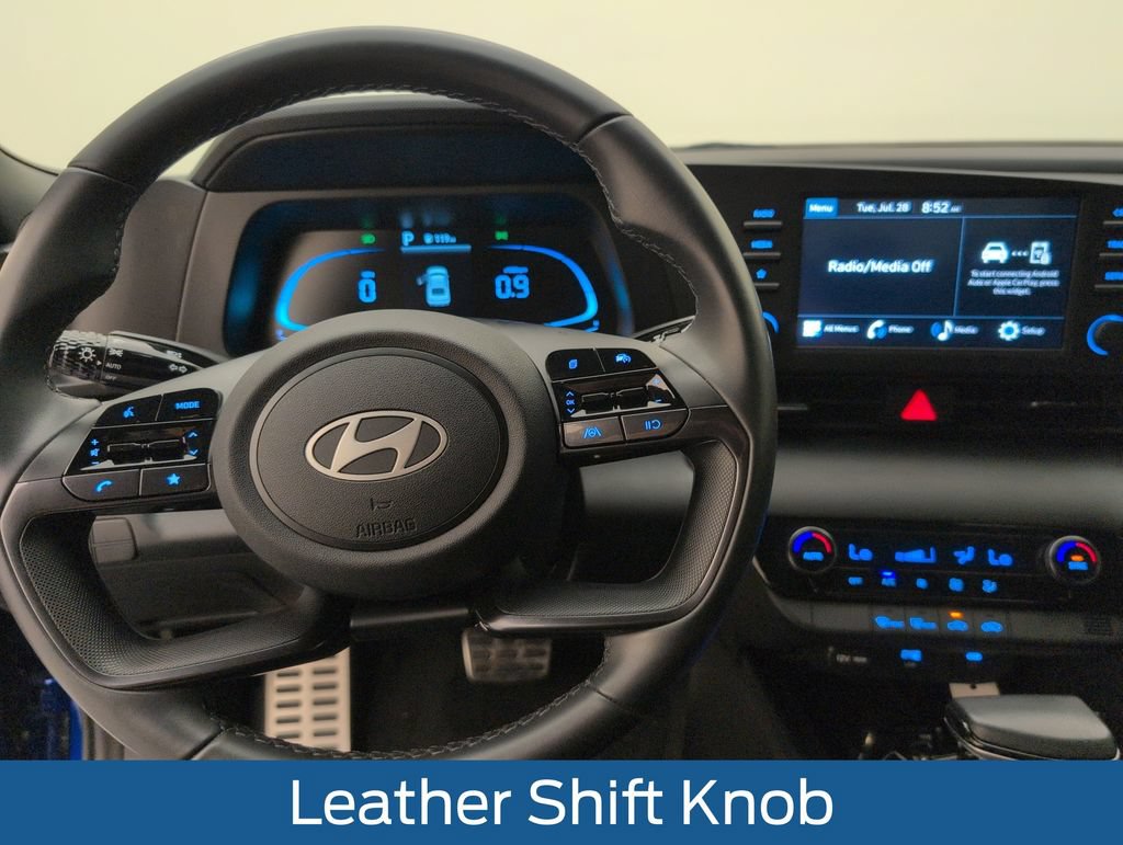 Used 2025 Hyundai Elantra Sport FWD image 21