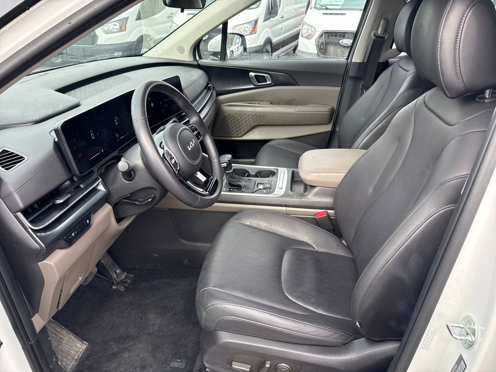 Used 2025 Kia Carnival image 22