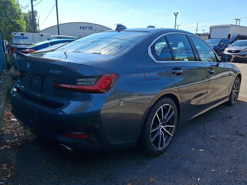 Used 2019 BMW 330i xDrive Sedan w/ Convenience Package AWD/4WD image 3