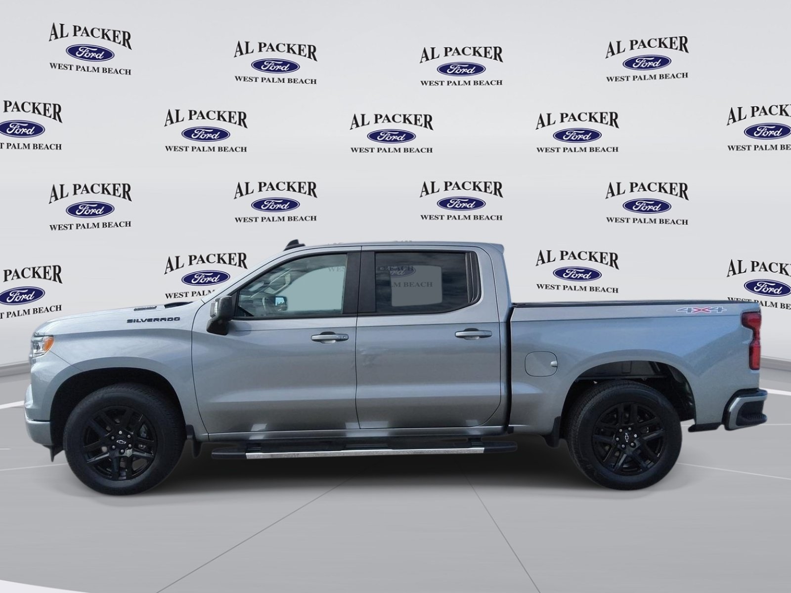 Used 2023 Chevrolet Silverado 1500 RST w/ Convenience Package II AWD/4WD image 2