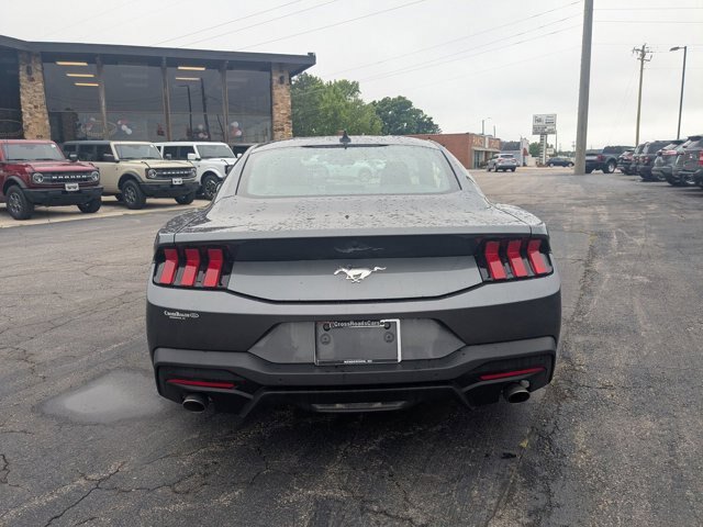 Certified 2024 Ford Mustang Coupe RWD image 9