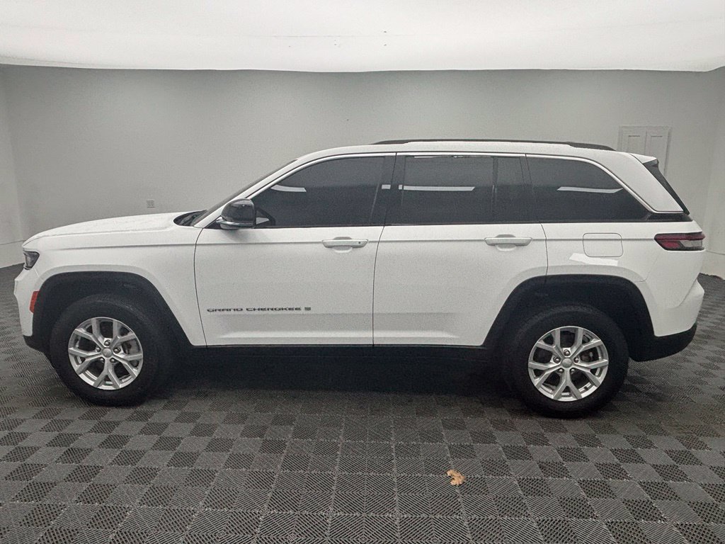 Used 2024 Jeep Grand Cherokee Limited AWD/4WD image 13
