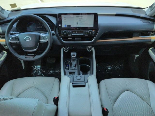 Used 2024 Toyota Grand Highlander Limited FWD image 14