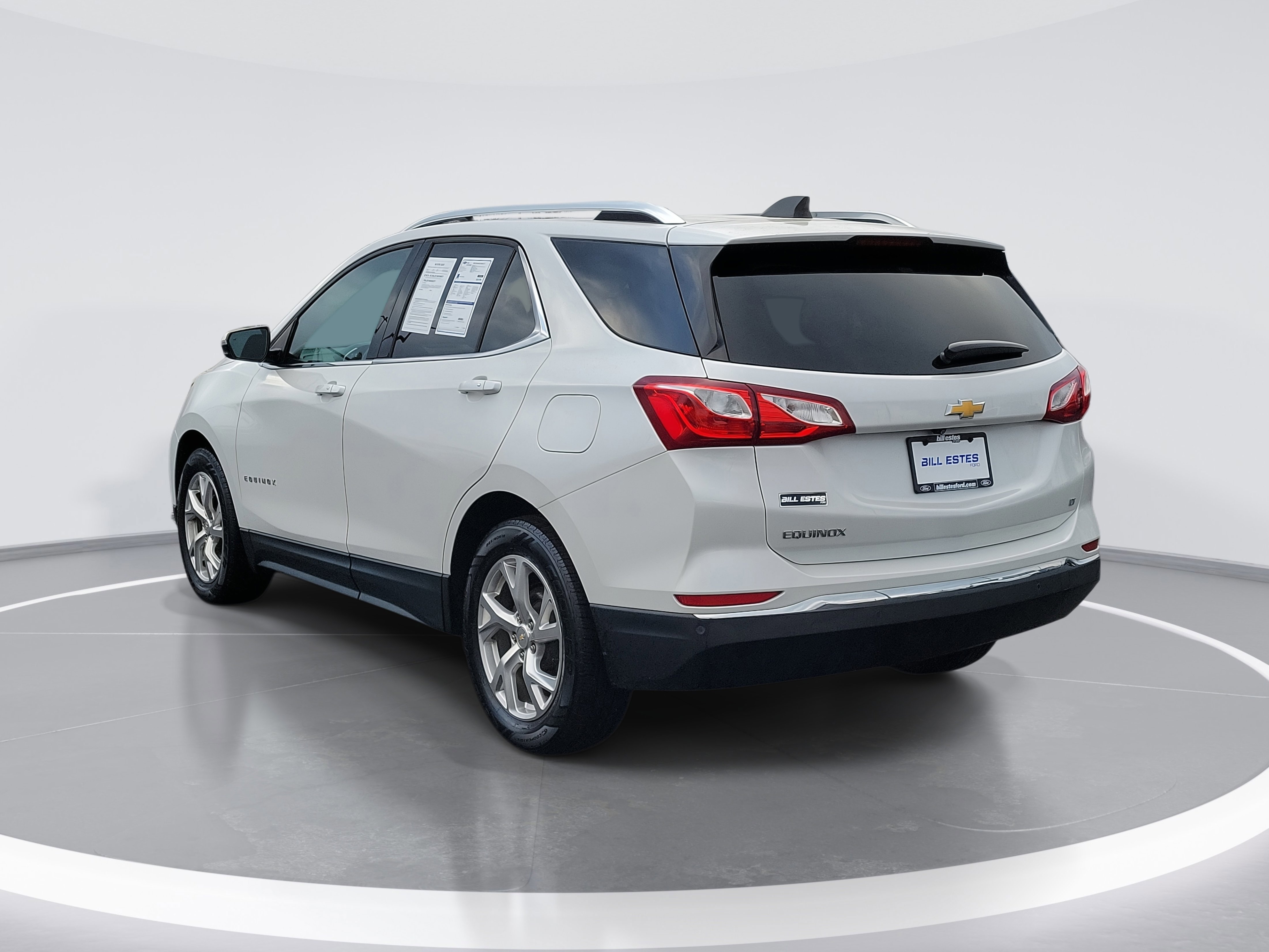 Used 2019 Chevrolet Equinox LT w/ Sun & Navigation Package image 2