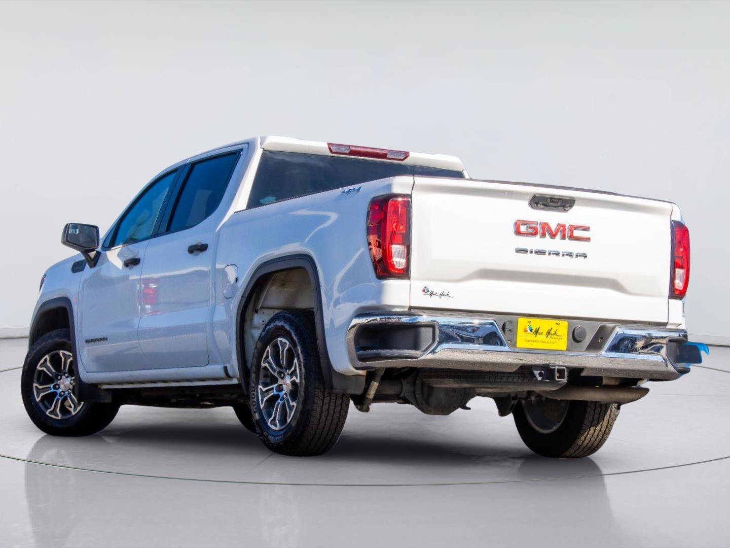 Used 2023 GMC Sierra 1500 Pro AWD/4WD image 3