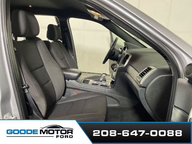 Used 2021 Jeep Grand Cherokee Laredo AWD/4WD image 22