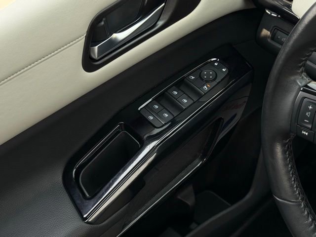 Used 2022 Nissan Pathfinder SV image 27