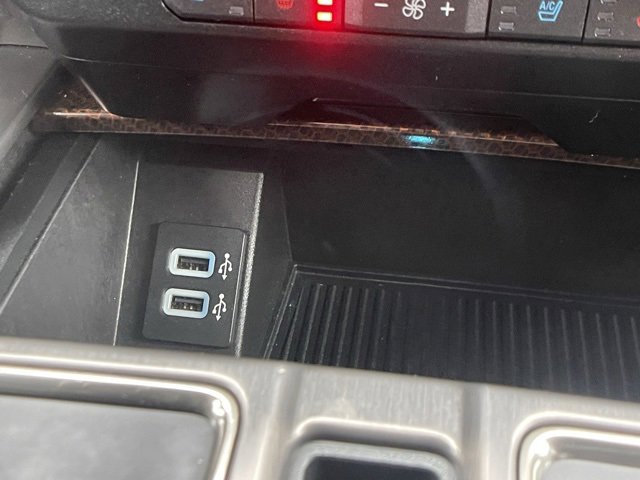 Certified 2017 Ford F150 Raptor w/ Equipment Group 802A Luxury image 29