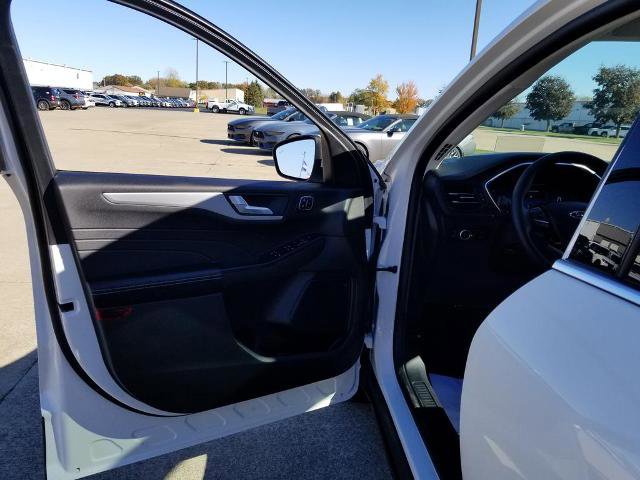 Certified 2025 Ford Escape Platinum w/ Premium Technology Package image 10