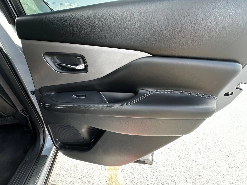 Used 2023 Nissan Murano SV w/ SV Midnight Edition Package FWD image 20