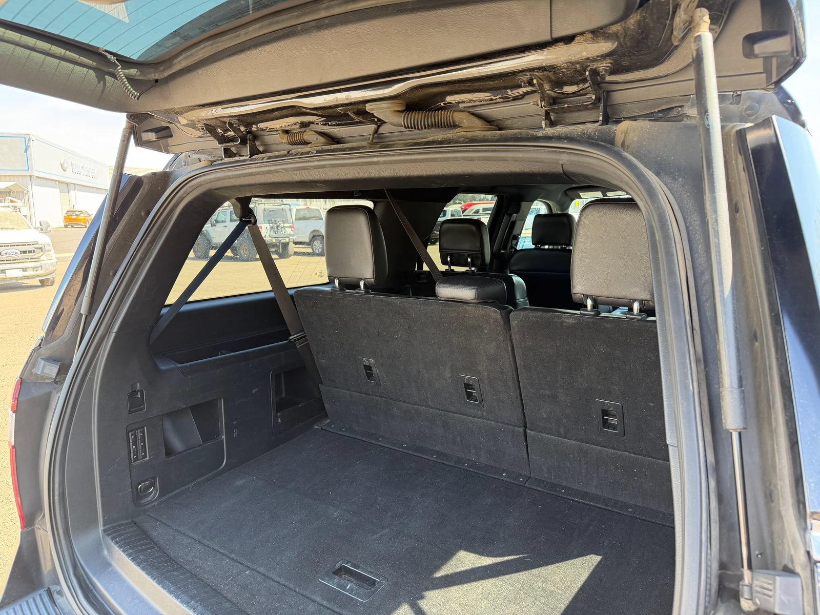 Certified 2020 Ford Expedition Max XLT w/ Black Accent Package RWD image 12