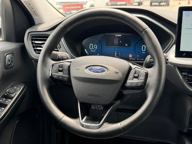 Certified 2025 Ford Escape Platinum AWD/4WD image 18