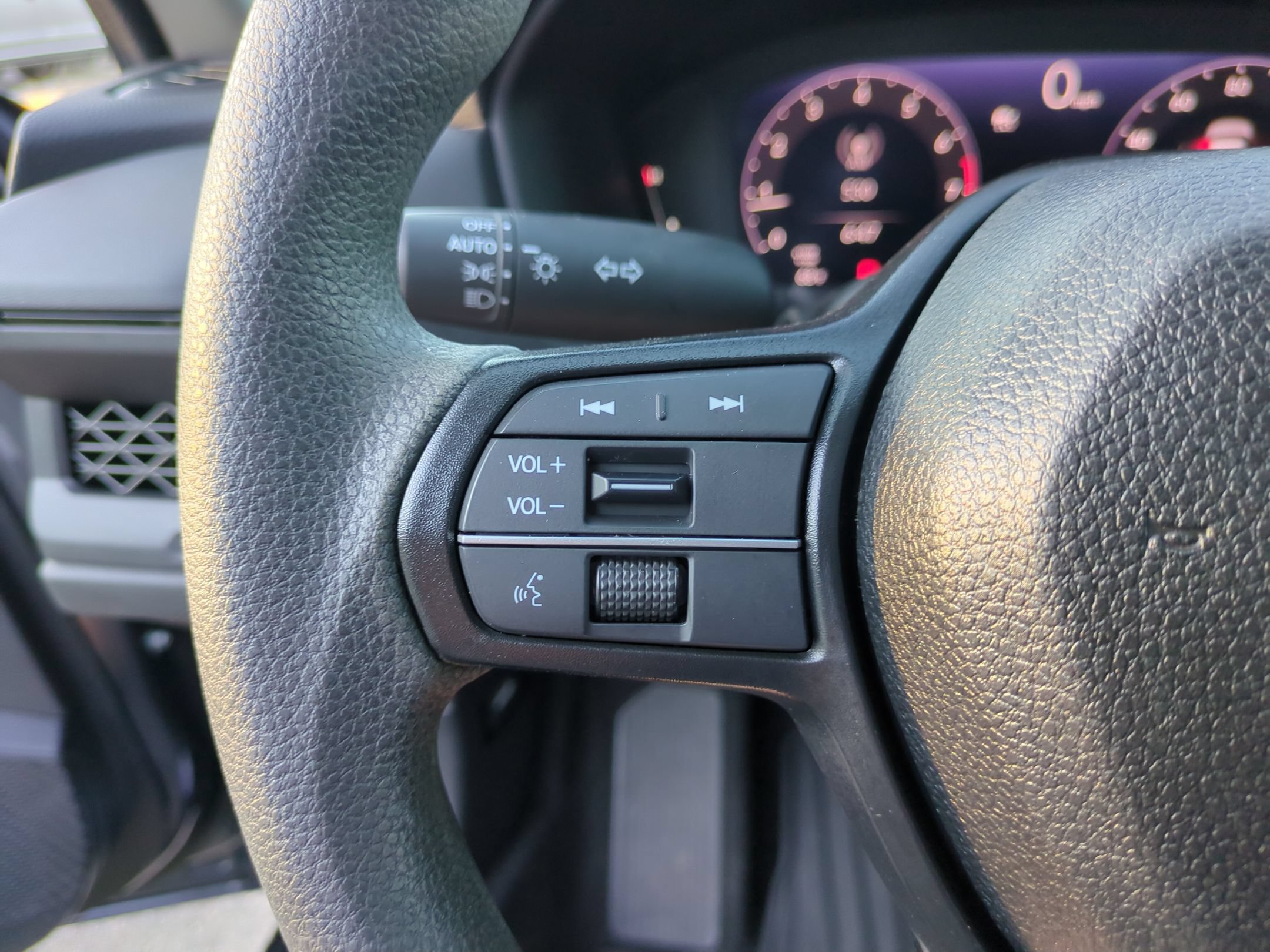 Used 2025 Honda Accord SE image 19