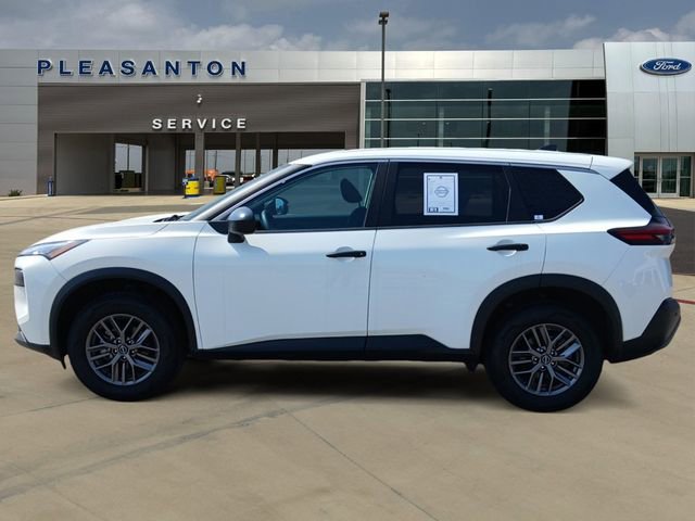 Used 2023 Nissan Rogue S AWD/4WD image 2