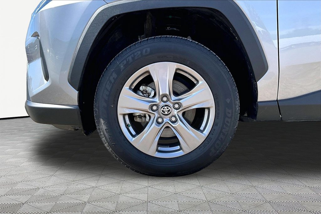 Used 2025 Toyota RAV4 XLE w/ Convenience Package AWD/4WD image 9