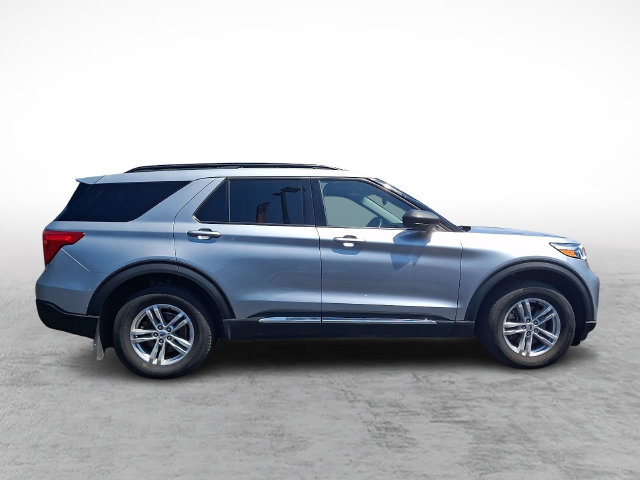 Certified 2023 Ford Explorer XLT w/ Equipment Group 202A AWD/4WD image 7