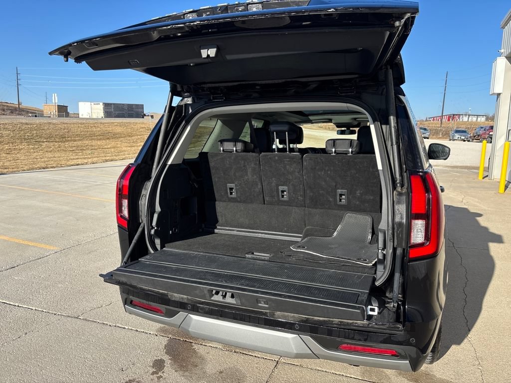 Certified 2025 Ford Expedition Platinum AWD/4WD image 20