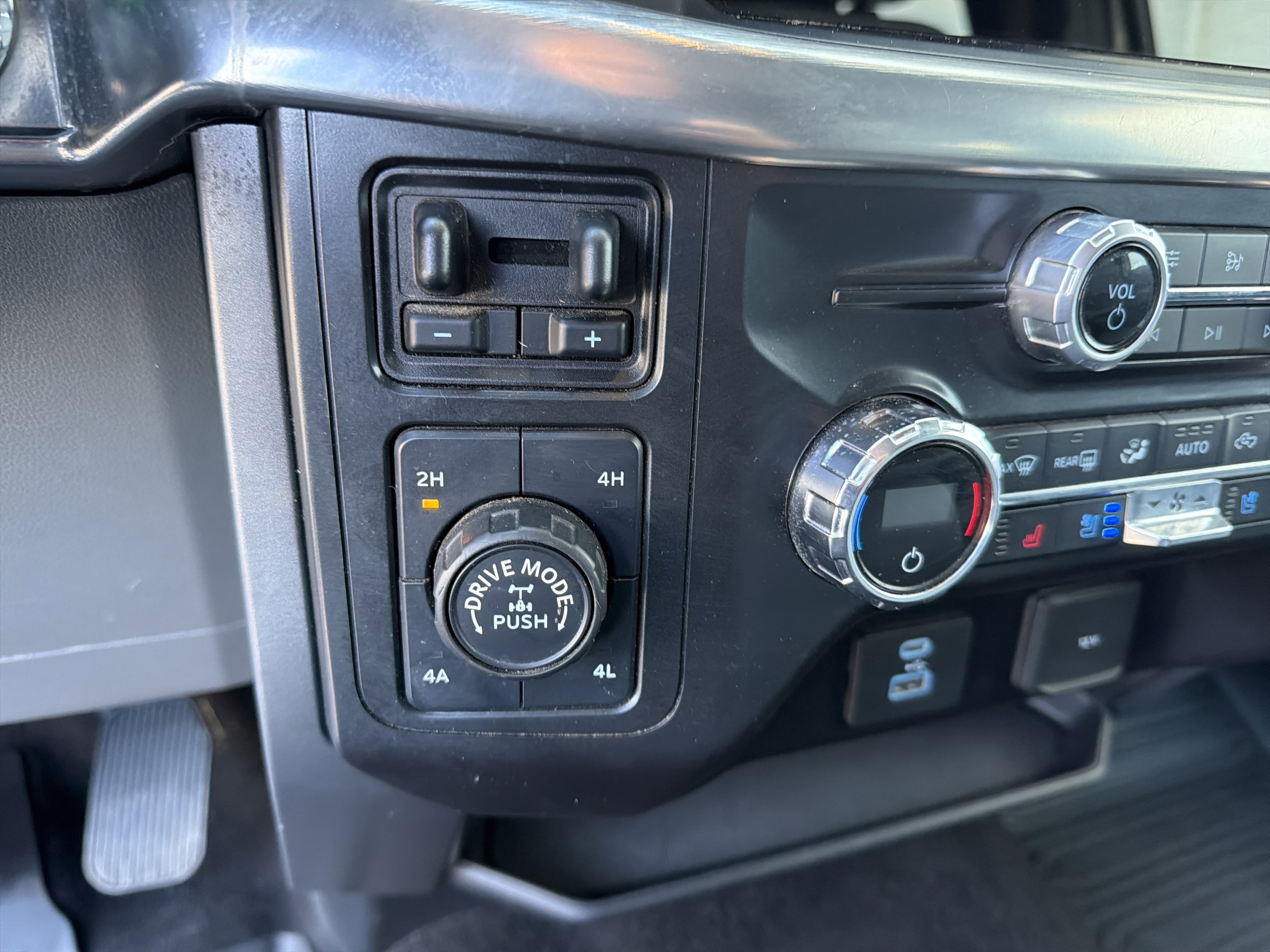 Certified 2021 Ford F150 Lariat image 47