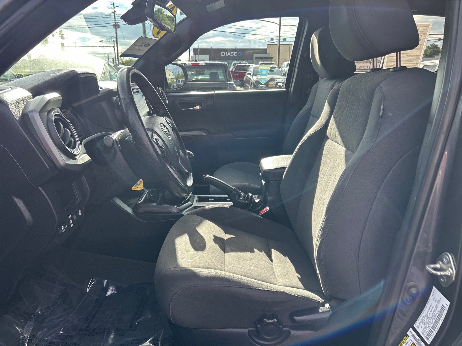 Used 2018 Toyota Tacoma TRD Sport AWD/4WD image 6