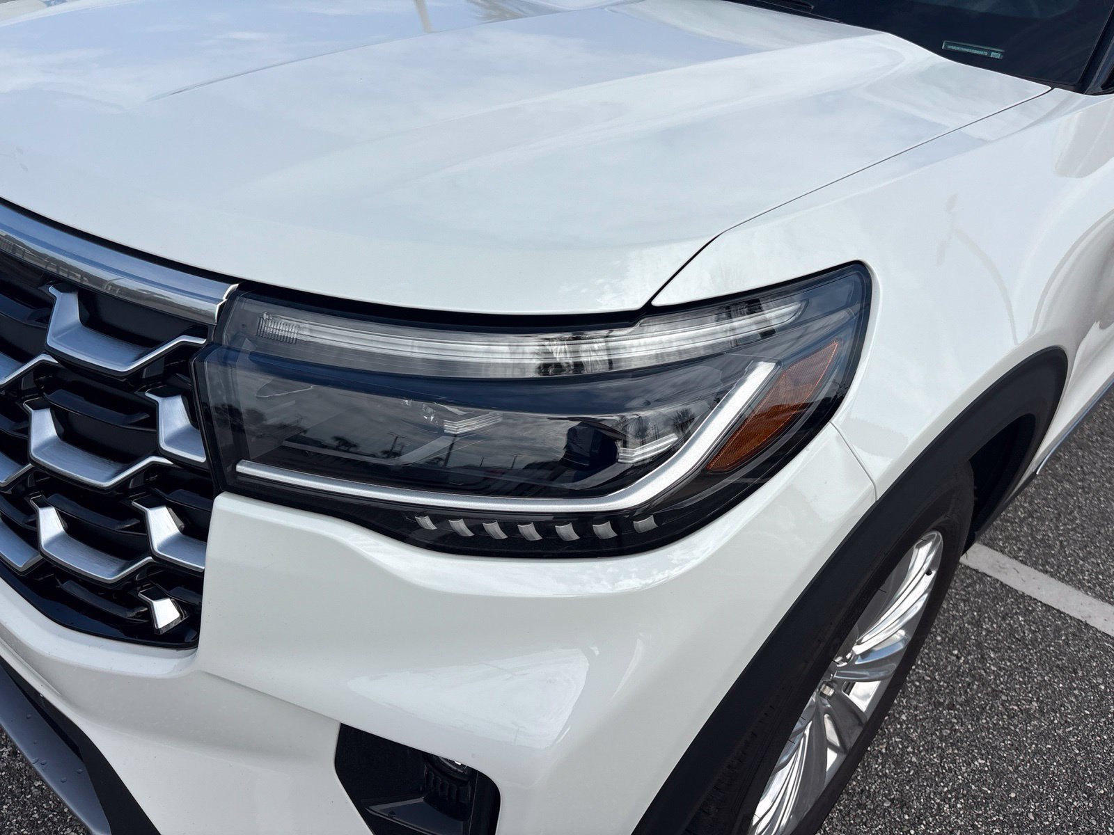 Certified 2025 Ford Explorer Platinum RWD image 11
