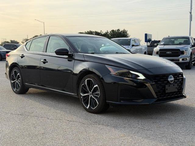 Used 2025 Nissan Altima 2.5 SR image 7
