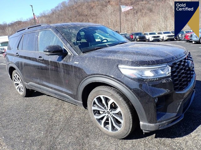 Certified 2025 Ford Explorer ST-Line image 1