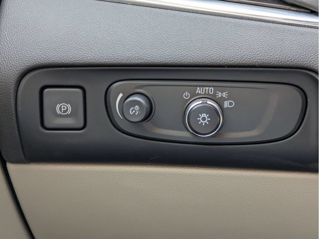 Used 2021 Buick Enclave Essence w/ Sound and Sites Package FWD image 24