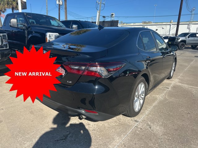 Used 2023 Toyota Camry LE image 2