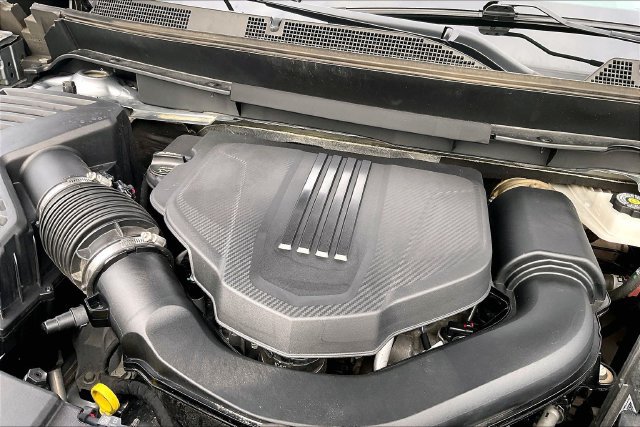 Used 2025 Chevrolet Traverse LT AWD/4WD image 37