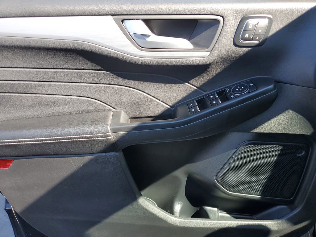 Certified 2025 Ford Escape Platinum image 26