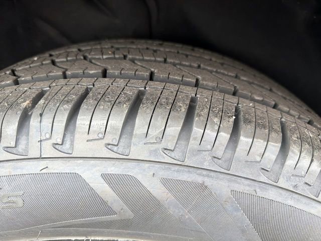 Used 2021 Buick Envision Essence image 29