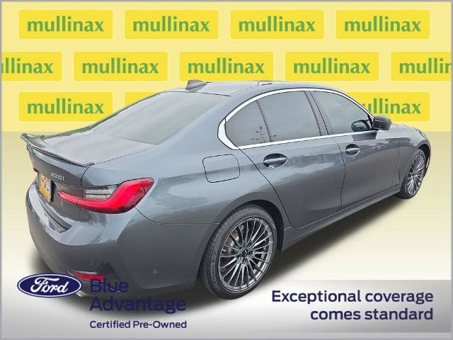 Used 2019 BMW 330i xDrive Sedan w/ Premium Package AWD/4WD image 3