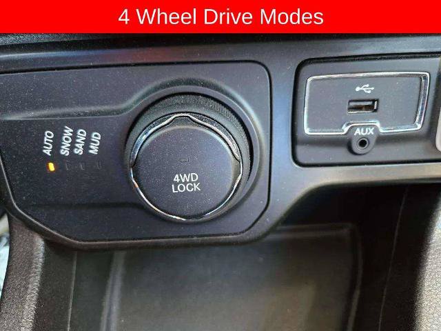 Used 2020 Jeep Renegade Altitude AWD/4WD image 17