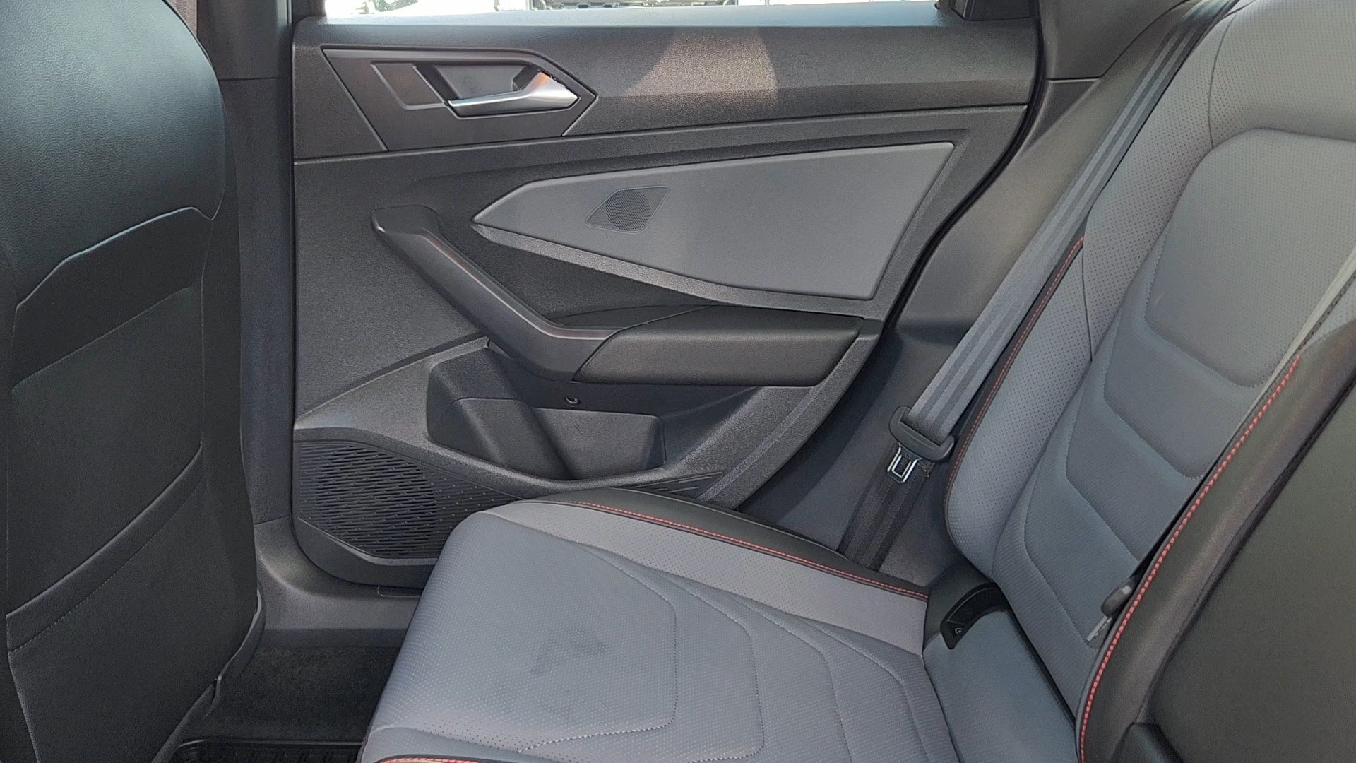 Used 2025 Volkswagen Jetta GLI Autobahn FWD image 17
