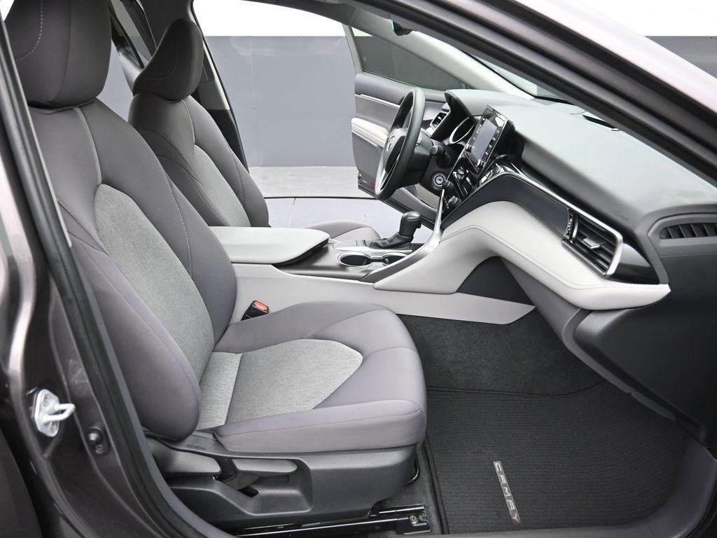 Used 2022 Toyota Camry LE image 14